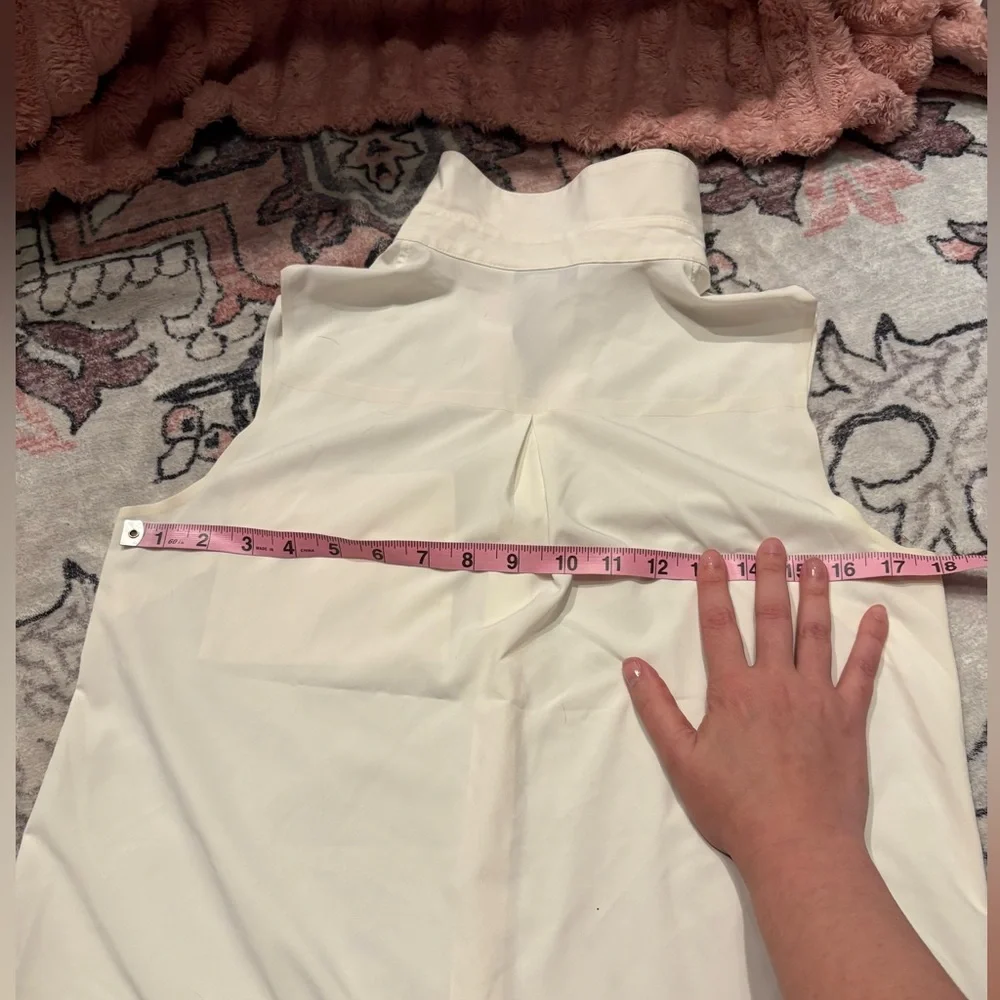Athleta Sleeveless Ivory Button Down Blouse, size XS - Picture 5 of 7